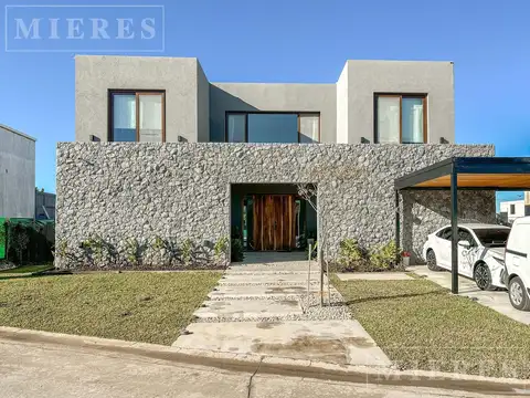 Casa en venta a La Laguna en Laguna Grande, Villanueva.