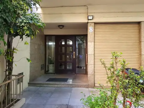 Muy buen departamento de dos ambientes.-