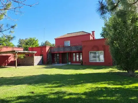 VENTA Casa 5 Ambientes VISTA AL GOLF en Chacras La Primavera Golf, Carlos Keen – ACEPTA PERMUTA
