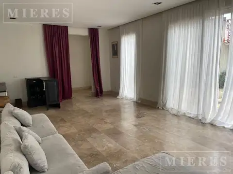 Lindisima casa en venta refaccionada y ampliada en Tortugas CC.