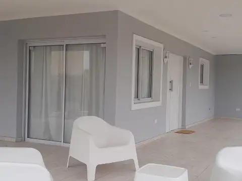 Casa 3 ambientes con 2 baños