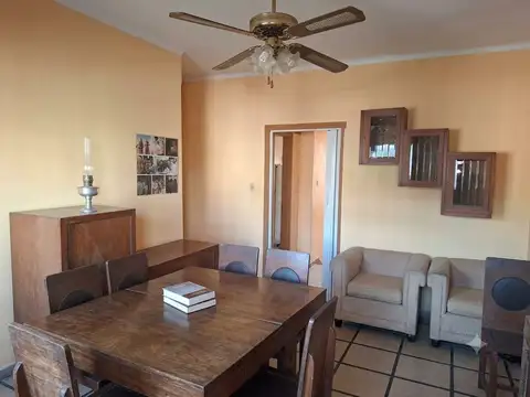 VENTA CASA DE ALTOS 3 DORM PARRILLERO LA COMERCIAL