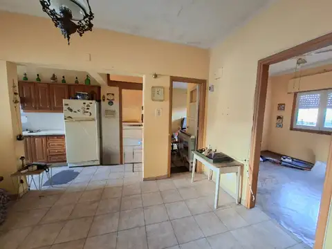 Casa 5 ambientes con 1 baño