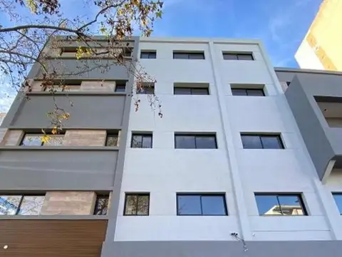COCHERA DESCUBIERTA EN PLENO CENTRO DE BANFIELD (FC)