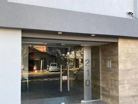 COCHERA DESCUBIERTA EN PLENO CENTRO DE BANFIELD (FC)