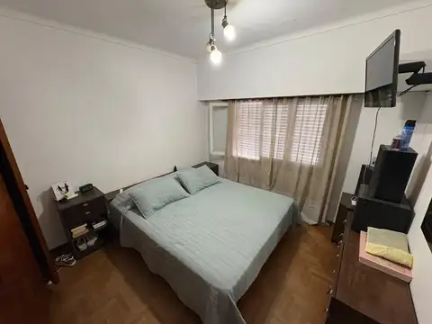Venta en conjunto o separado Ph 3 ambiente al fondo más Deposito