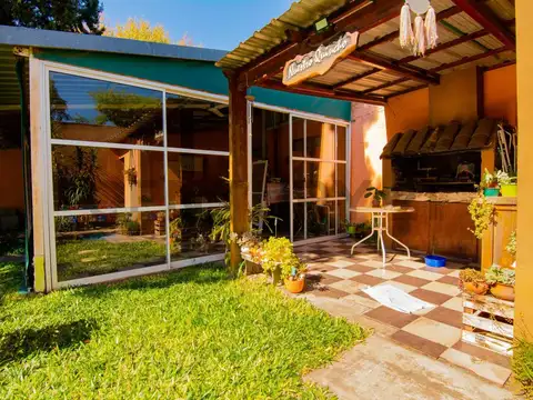 Casa 4 ambientes con 1 baño