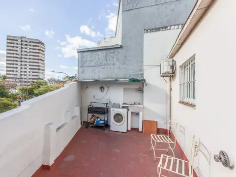 Casa 5 ambientes con 2 baños
