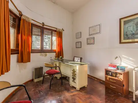 Casa en Venta en Villa Luro, USD 142.000