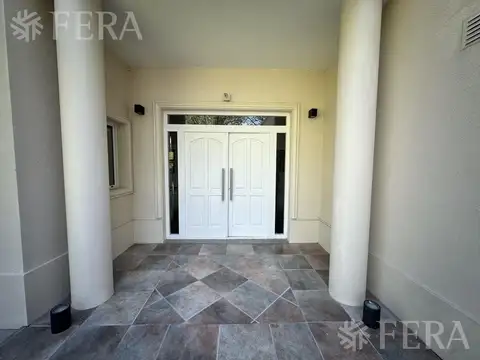 Casa 5 ambientes con 4 baños