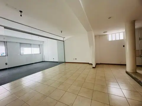 Oficina 4 ambientes con 2 baños