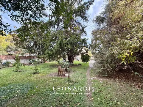 Venta en bloque sobre Colectora - Loma Verde - local y viviendas - ID 6087