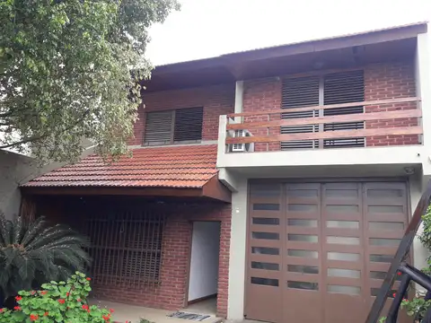 Casa Tipo Chale 4 Ambientes  - Moron Sur