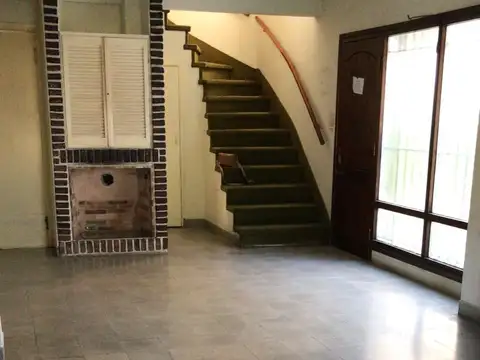 Casa en Venta con 3 cocheras