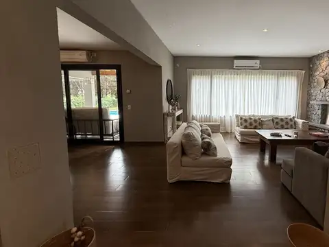 Casa en Venta en La Herradura, USD 650.000