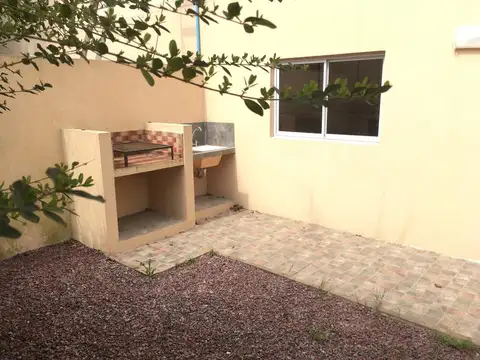 Depto Tipo Casa en Alquiler en Pilar, $ 1.300.000
