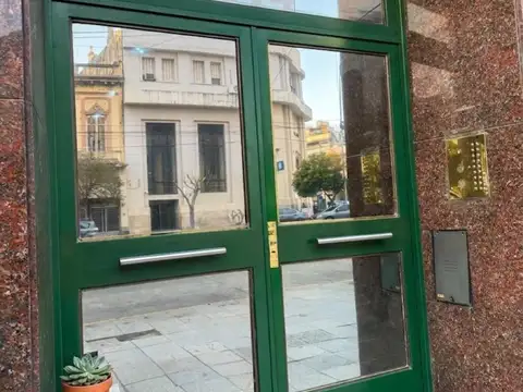 Av. Mitre 300, Piso 5°