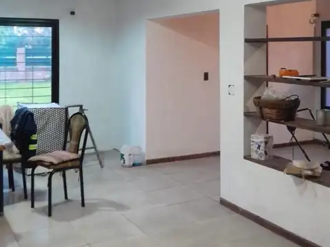 CASA A LA VENTA EN PUBLO ESTHER GRAN TERRENO Y PISCINA