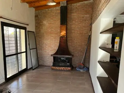 Casa en Venta con 3 cocheras