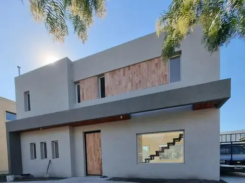 Nev. Casa En Venta 4 Ambientes En San Ramon - Pila Este