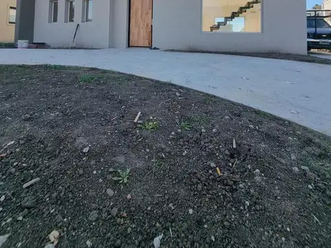 NEV. Casa en venta 4 ambientes en San Ramon - Pilar del Este