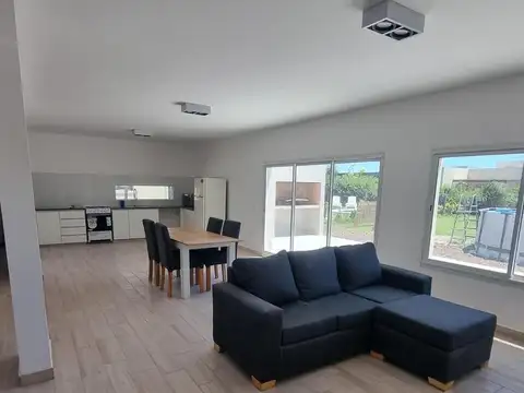 Casa en Venta en Pilar del Este - San Ramon, USD 185.000