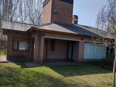VENTA QUINTA, EN BARRIO ESTUDIANTES DE MERCEDES B.