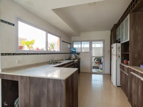 CASA EN VENTA 2 DORMIS ARROYO SECO APTA CREDITO