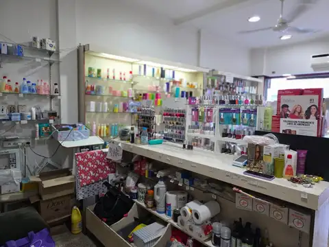 ALQUILER- Fondo de comercio perfumería en Beccar con 35 años de trayectoria