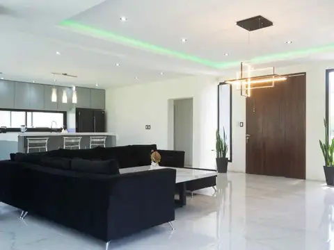 Casa 5 ambientes con 3 baños