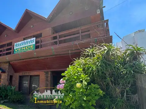 CHALET DE 7 AMBIENTES EN PUNTA MOGOTES CON VISTA AL MAR INMEJORABLE ESTADO!