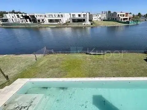 Casa en Venta en Laguna Grande, USD 515.000