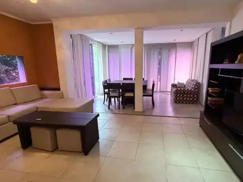 Casa en Alquiler de 3 dormitorios