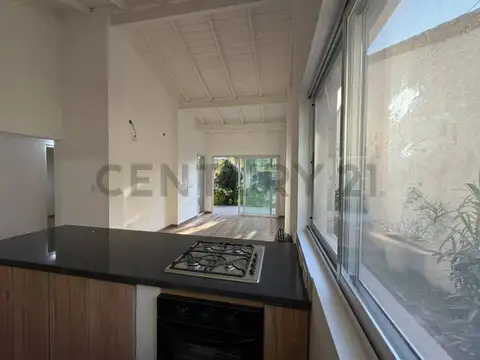 CASA EN VENTA GONNET UNA PLANTA. ENTRE CAMINOS