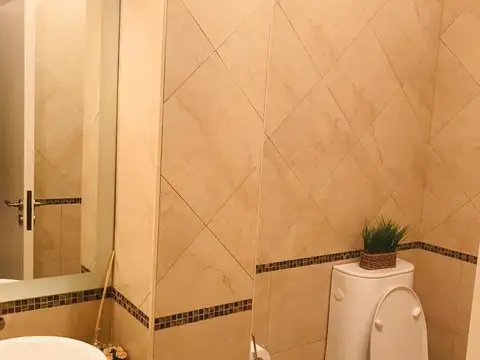 Casa 5 ambientes con 2 baños