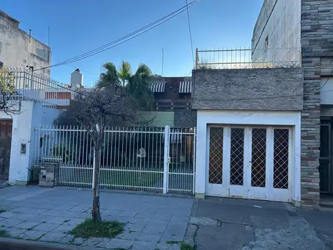 Casa a refaccionar en 2 plantas