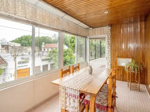 Casa 5 ambientes con 2 baños