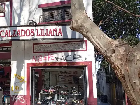 Venta de local y casa en Monte Grande