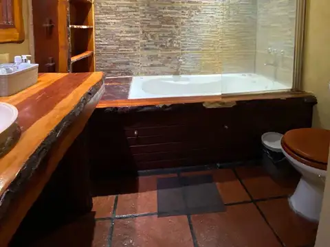Casa 5 ambientes con 1 baño