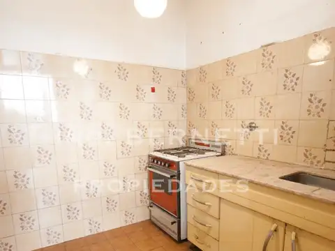 Bazurco 3100, Piso PB