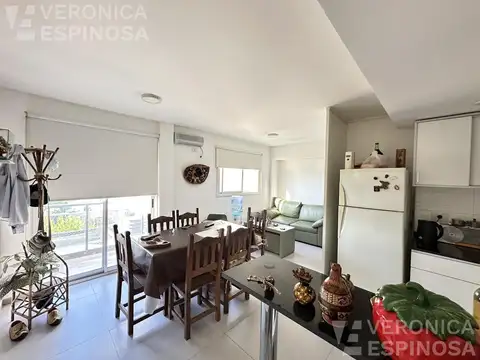 Departamento de cuatro ambientes en venta en Moron
