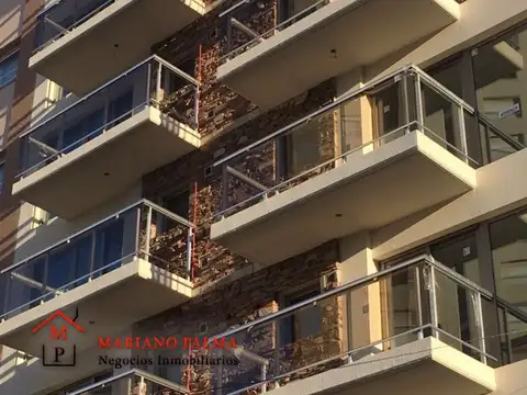 SEMIPISO DE 2 AMB EXTERNO CON BALCON. A UNA CUADRA DEL MAR