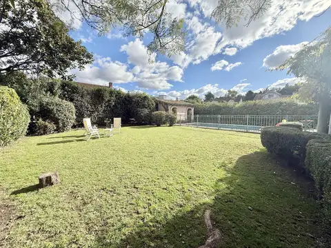 Casa en Venta con 5 cocheras
