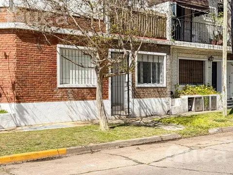 Depto Tipo Casa en Venta de 2 ambientes