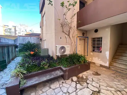 Depto Tipo Casa en Alquiler de 2 dormitorios