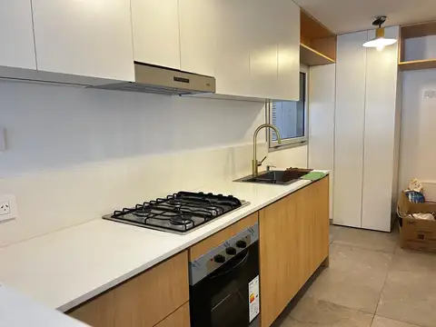 Guayaquil 400, Piso 1