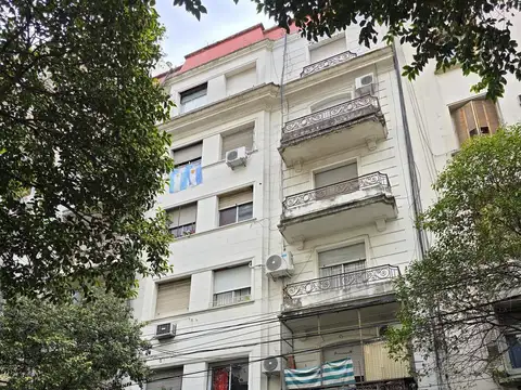 Venta 3 ambientes en Once balcón