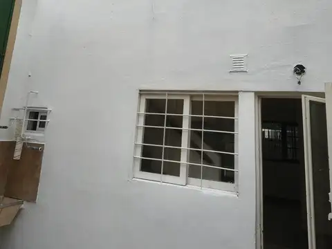 Depto Tipo Casa en Alquiler con 1 cocheras