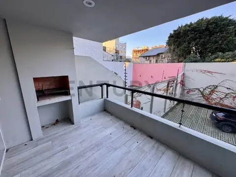 Bauness 1200, Piso 1