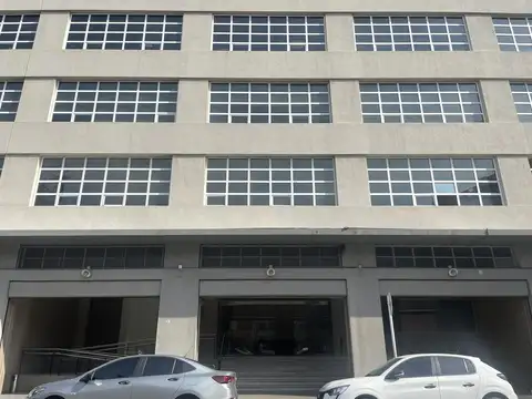 Oficina en Alquiler con 30 cocheras